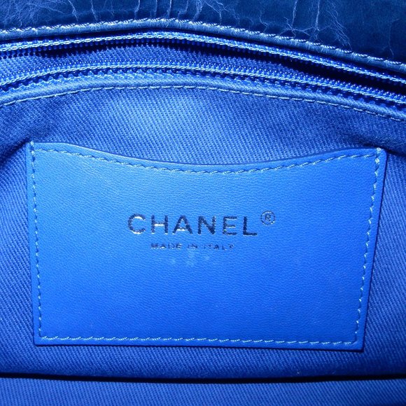 CHANEL RARE BLUE CHAIN HANDBAG!! SALE!! - Picture 13 of 14